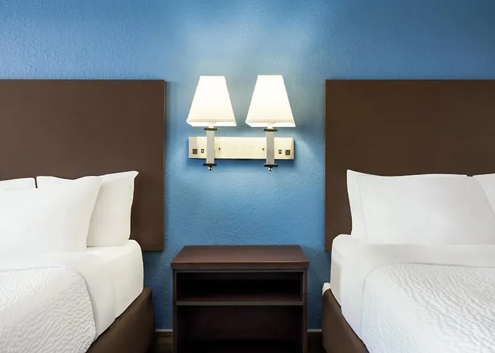 Baymont By Wyndham Motel